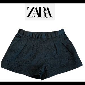 𝅺ZARA black quilted fabric dress shorts Sz S